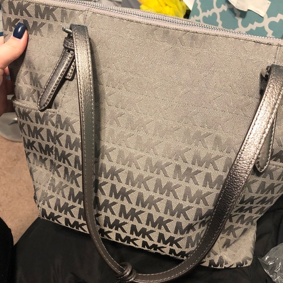 Michael Kors Purse SOLD - Picture 1 of 4